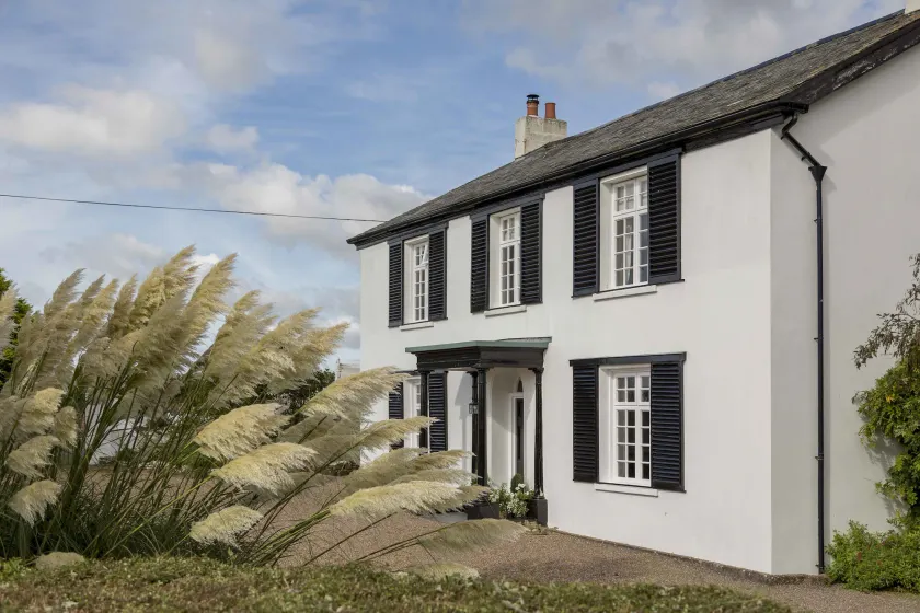 The Pines at Eastleigh - 3 Cottages - Image 1