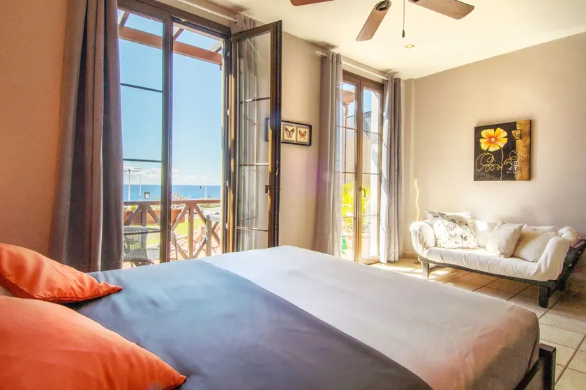 Lovely Apartment on 2 Floors With sea View - Image 1