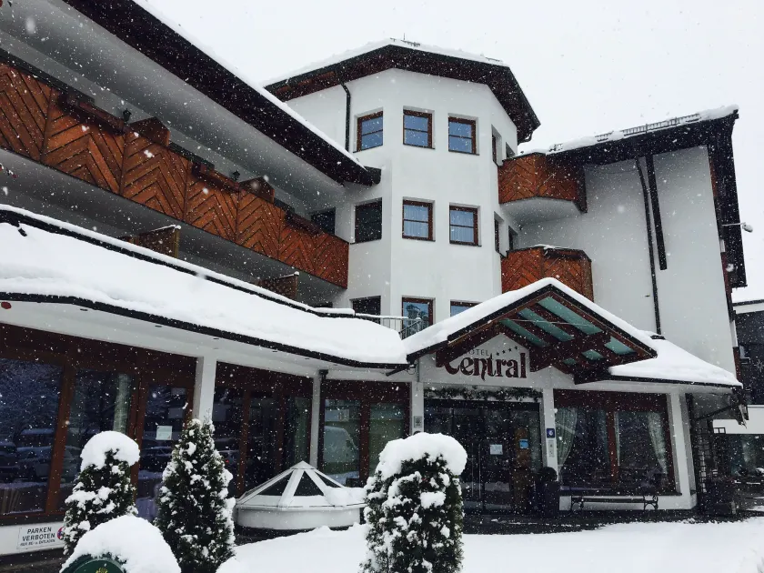 Hotel Central - Image 1