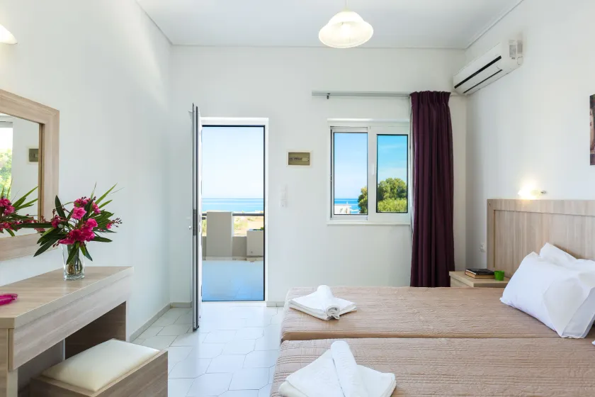 Yiannis Apartments - Room