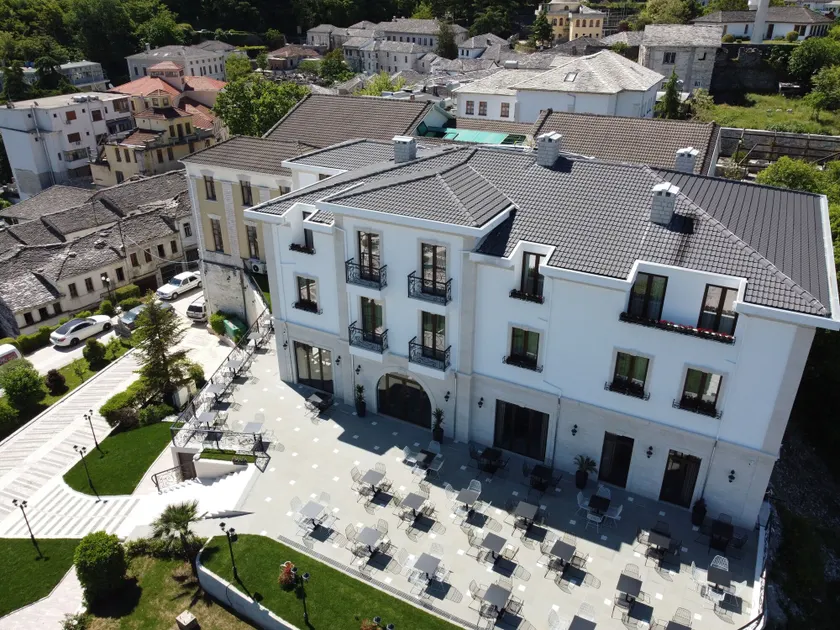 Hotel Fantasy - Image 1
