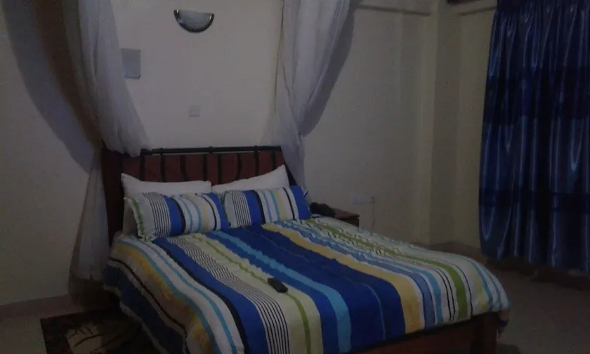 Meru Paramount Hotel - Image 1
