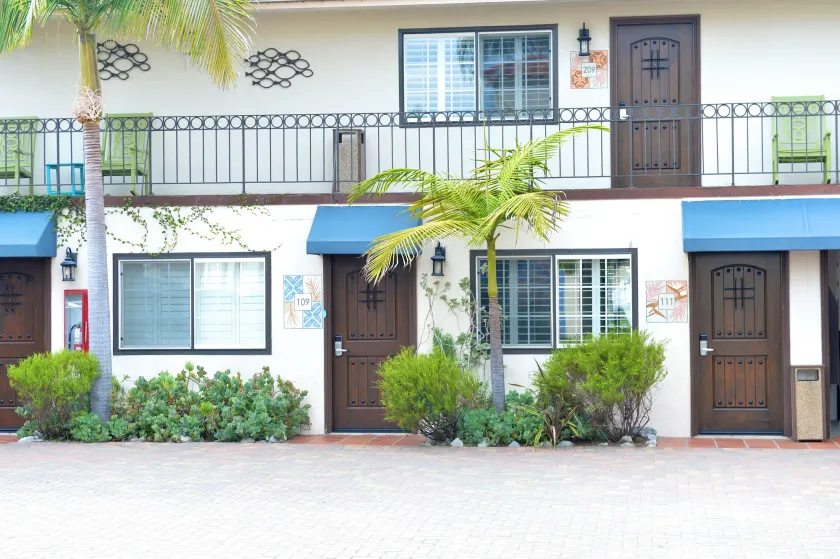 Crown City Inn Coronado - Image 1