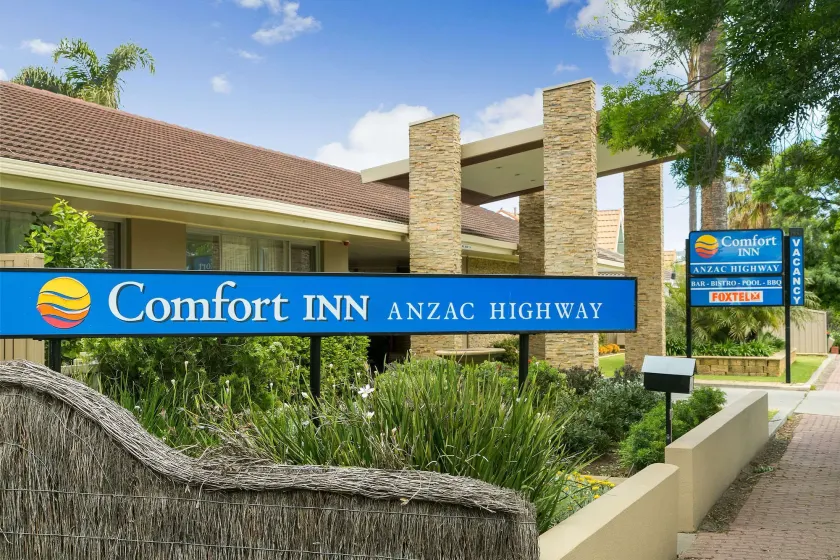 Comfort Inn Glenelg - Image 1