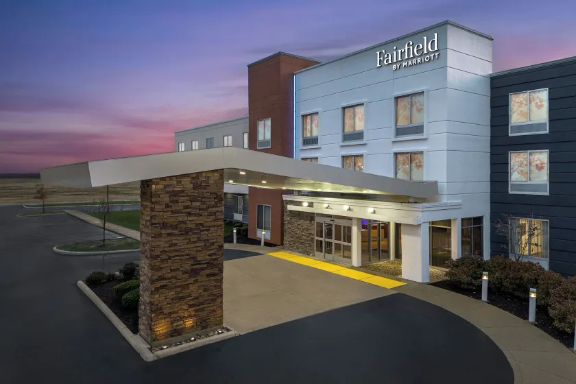 Fairfield Inn & Suites by Marriott Jeffersonville I-71 - Image 1