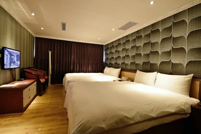 Golden Home Hotel - Image 1