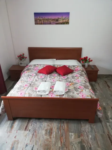 Holiday Guesthouse - Image 1