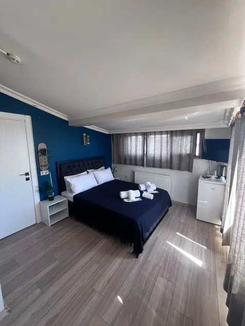Blue Sea Hotel - Image 1
