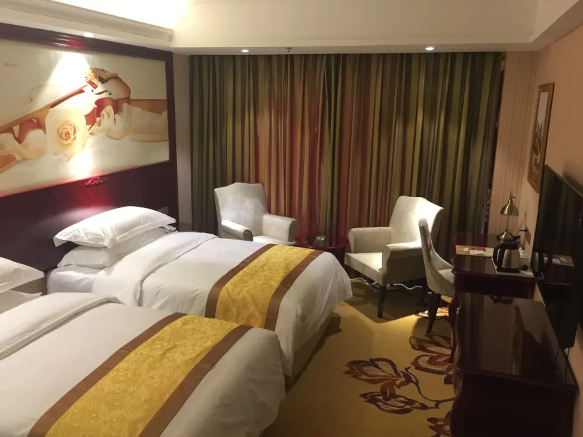 Vienna Hotel Wanda Square - Image 1