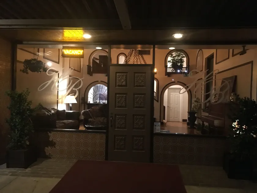 Hotel Burgess - Image 1