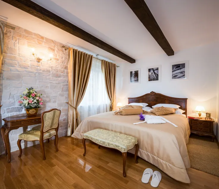 Priska Heritage Rooms - Image 1