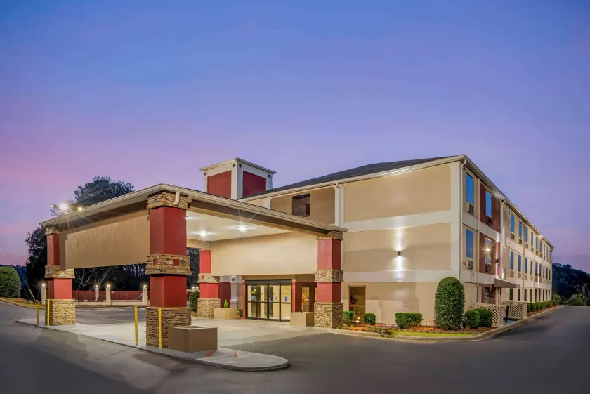 Best Western Gardendale - Image 1