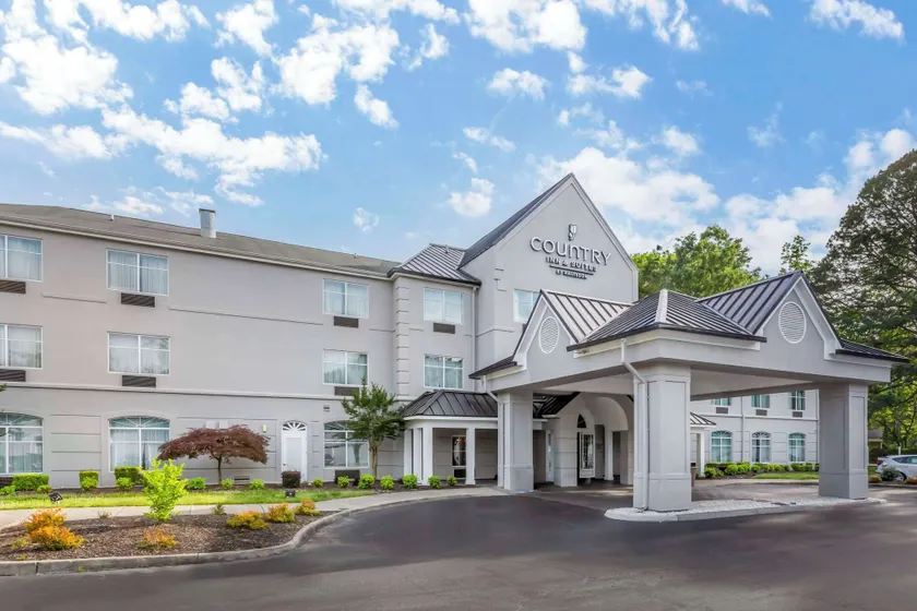 Country Inn & Suites by Radisson, Newport News South, VA - Image 1