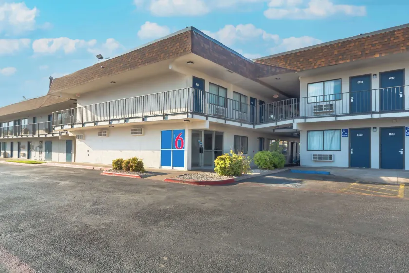 Motel 6 Del Rio, TX - Image 1
