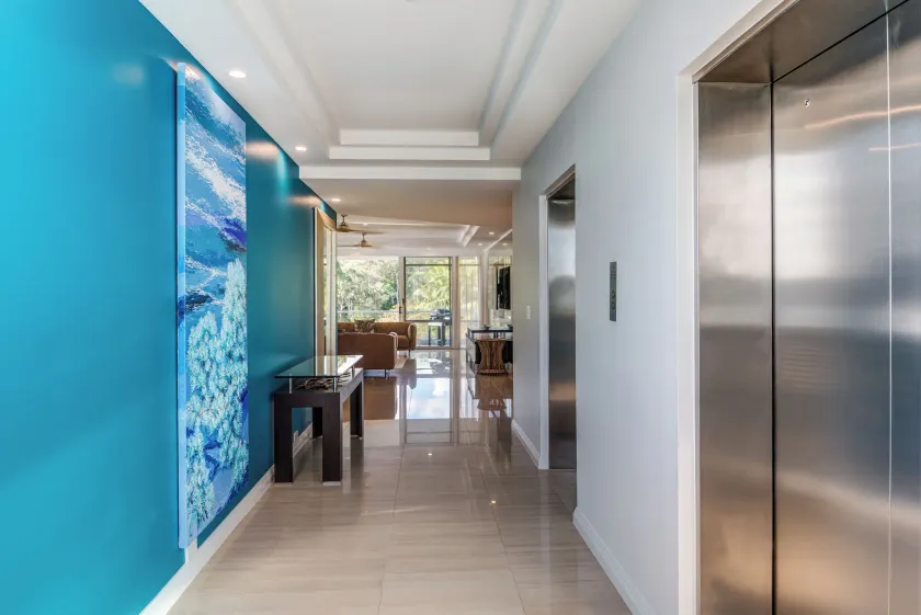 Yacht Harbour Tower 2 - Interior entrance