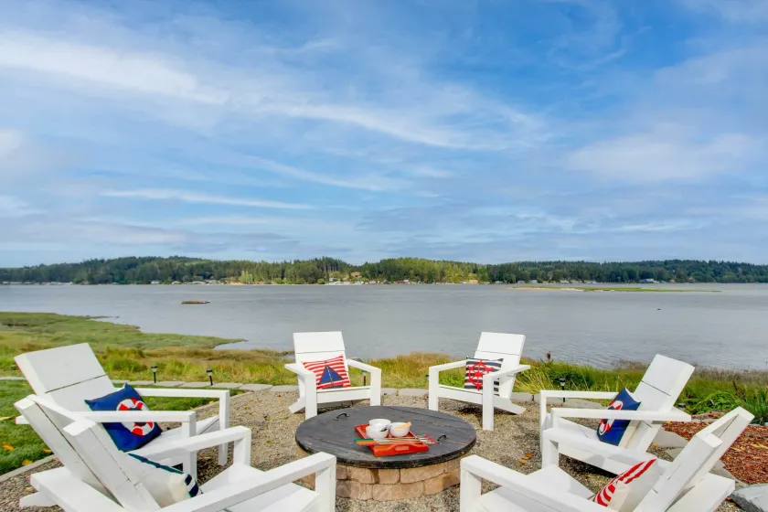 Waterfront Allyn Home with Fire Pit + 2 Kayaks! - Image 1