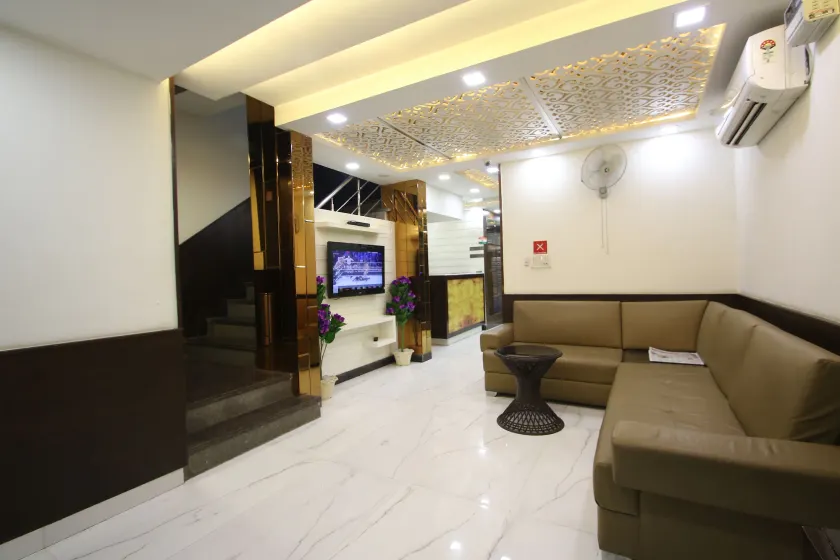 Hotel Hill Palace -Near Karol Bagh Metro Station - Image 1