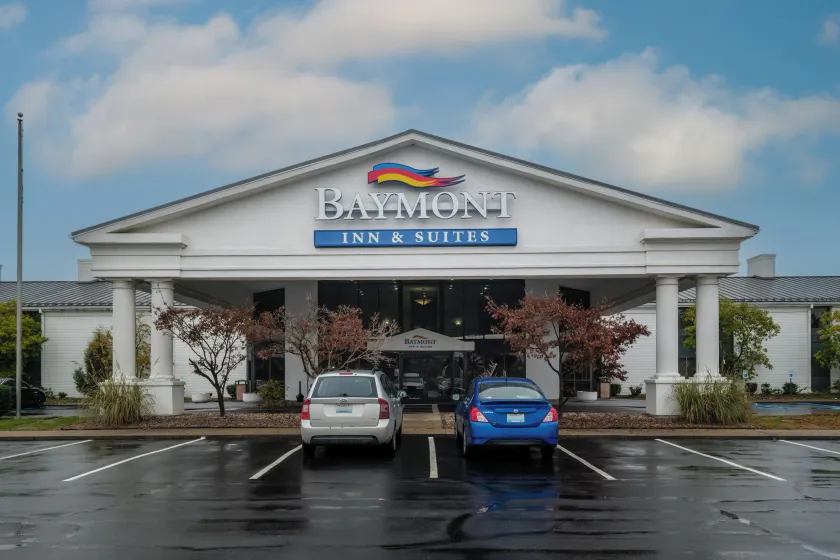 Baymont by Wyndham Louisville Airport South - Image 1