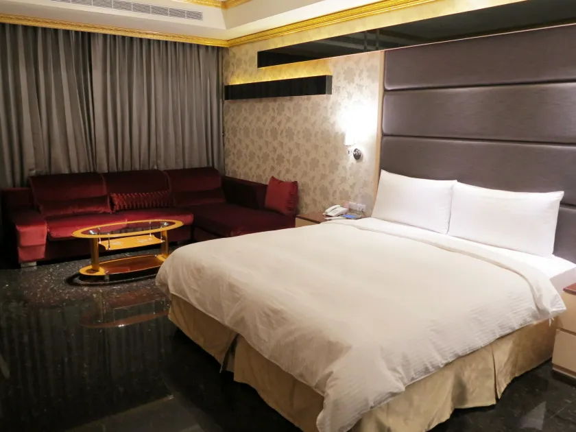 Gold Sand Hotel - Image 1
