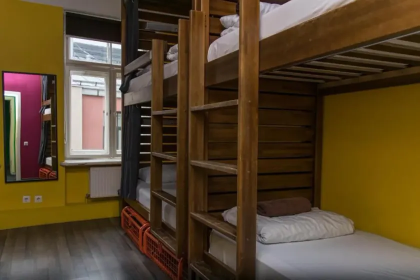 Naughty Squirrel Backpackers Hostel - Quarto