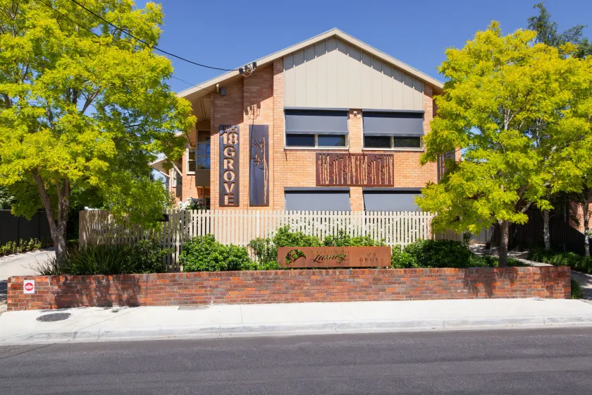 Lake Wendouree Luxury Apartments - Image 1