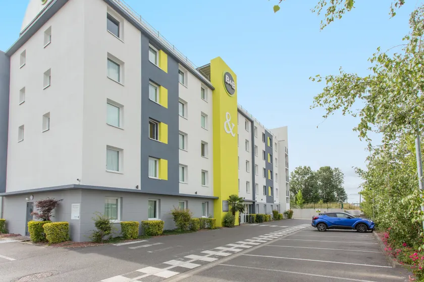 B&B HOTEL Valenciennes Marly - Image 1