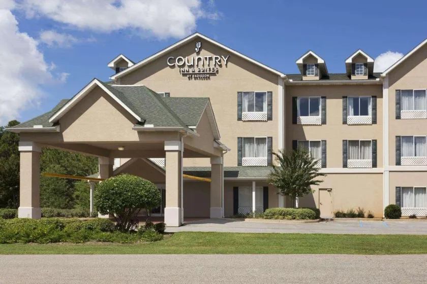 Country Inn & Suites by Radisson, Saraland, AL - Image 1
