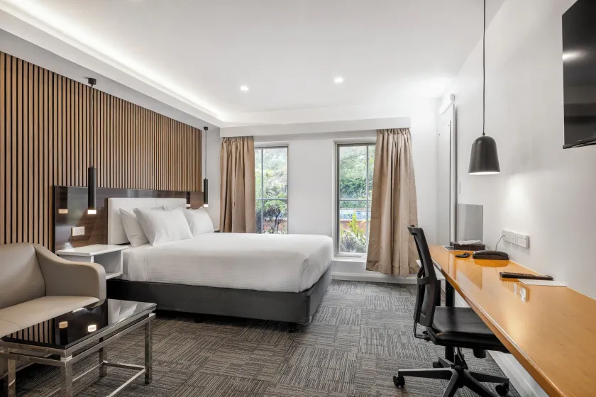 Best Western Plus Buckingham International - Image 1