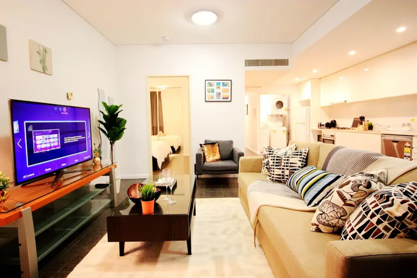 Spacious Apartment Central Location - Image 1