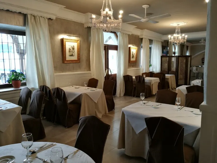 Hotel Restaurante Montserrat - Image 1