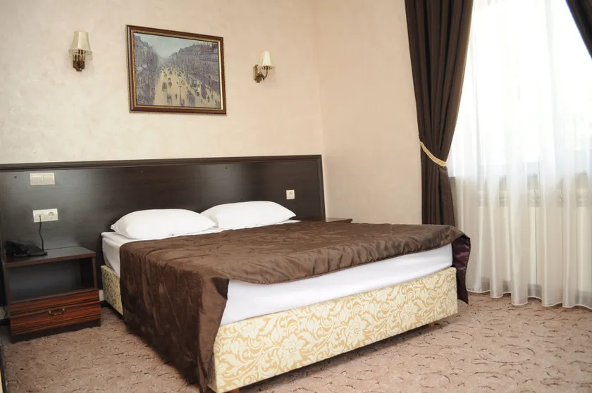 VLG Hotel - Image 1