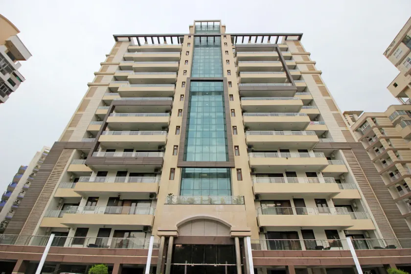 Gazebo Inn & Suites Medanta - Image 1