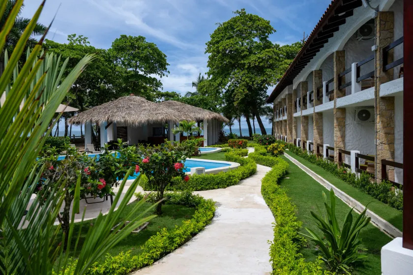 Fuego del Sol Beachfront Hotel - Image 1
