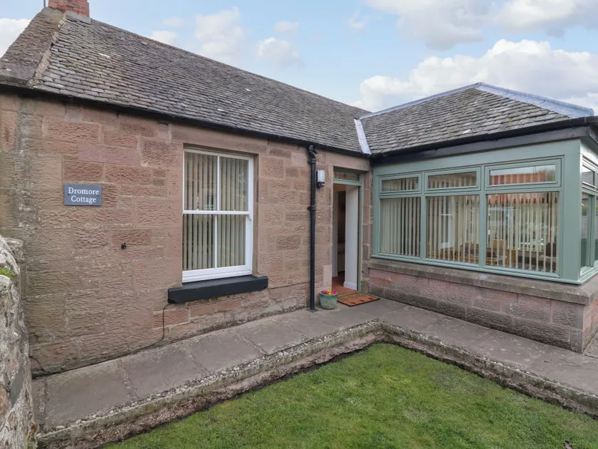 Dromore Cottage - Image 1