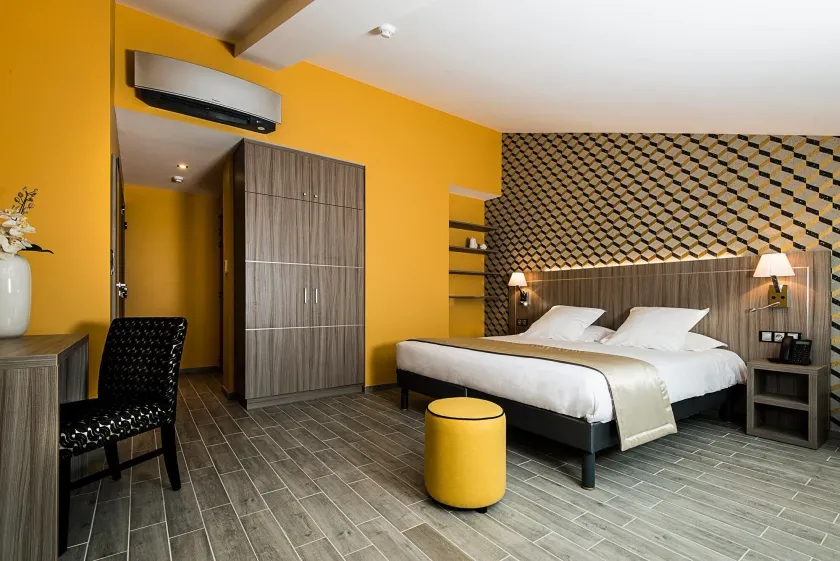Unique Hôtel Résidence & Spa - Image 1