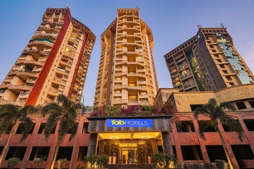 Fabhotel Outstay - Image 1
