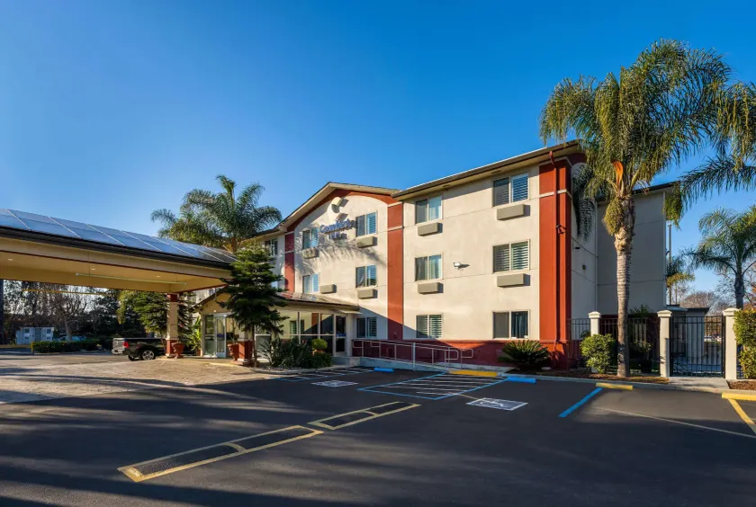 Comfort Inn Gilroy - Image 1