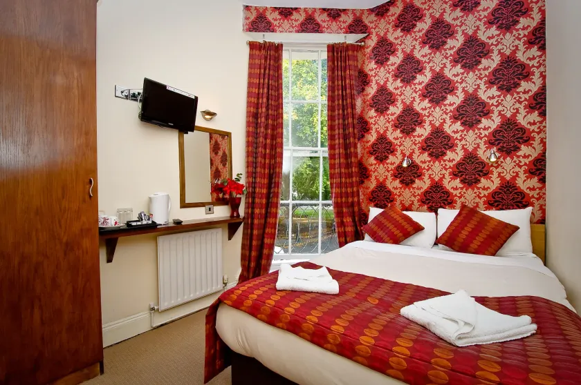 Leigh House Hotel - Image 1