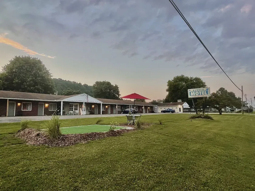 Aldeco Motel - Image 1