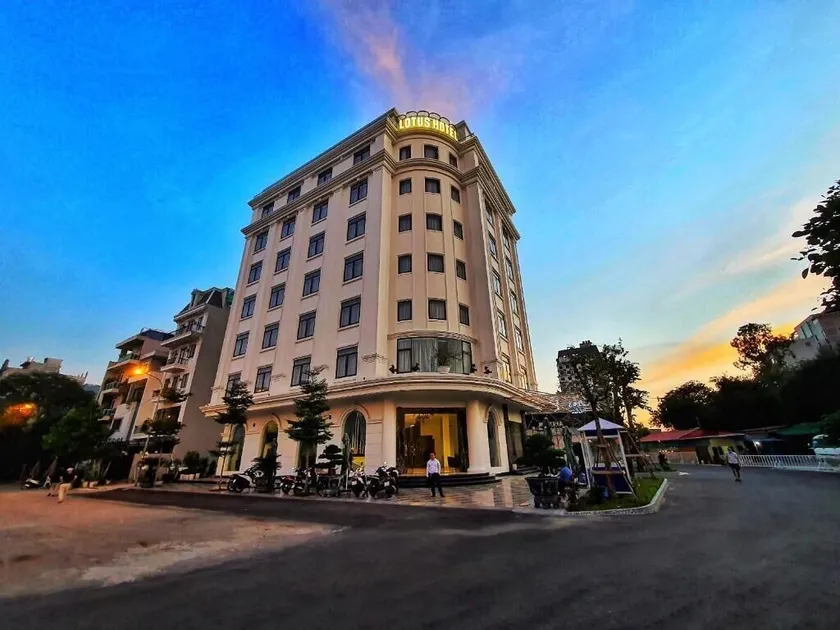 Lotus Hotel & Apartment - Image 1