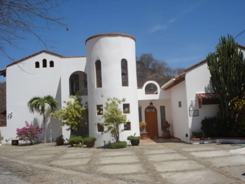 Villa Paradiso up to 14 People - Image 1