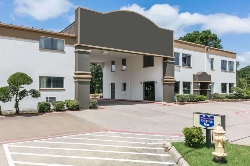 Knights Inn Longview - Image 1