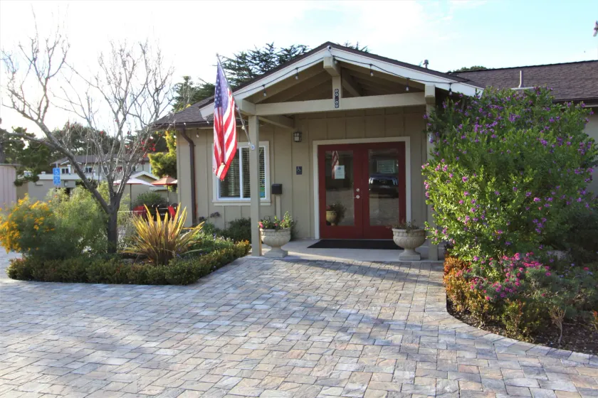 Monterey Peninsula Inn - Image 1