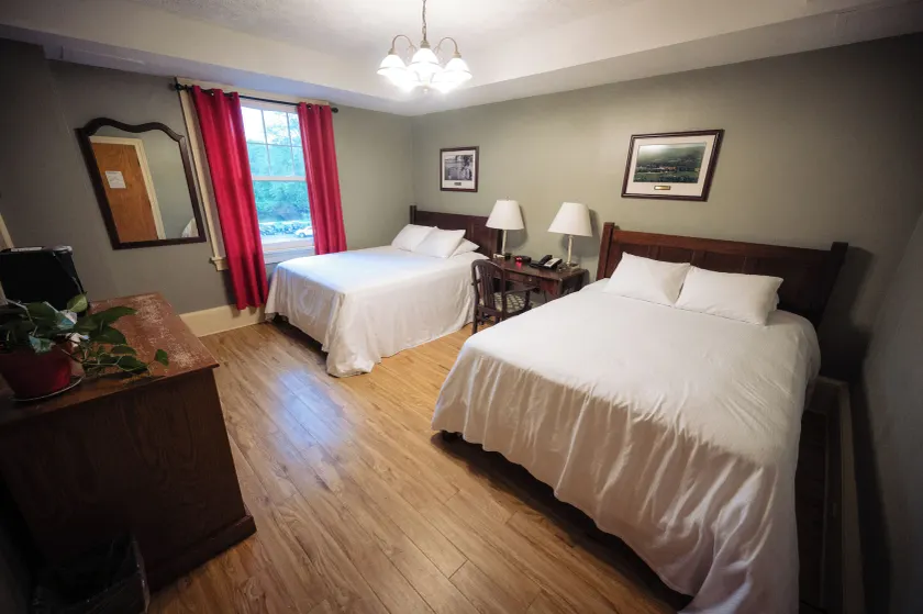 Shawnee Inn and Golf Resort - Image 1