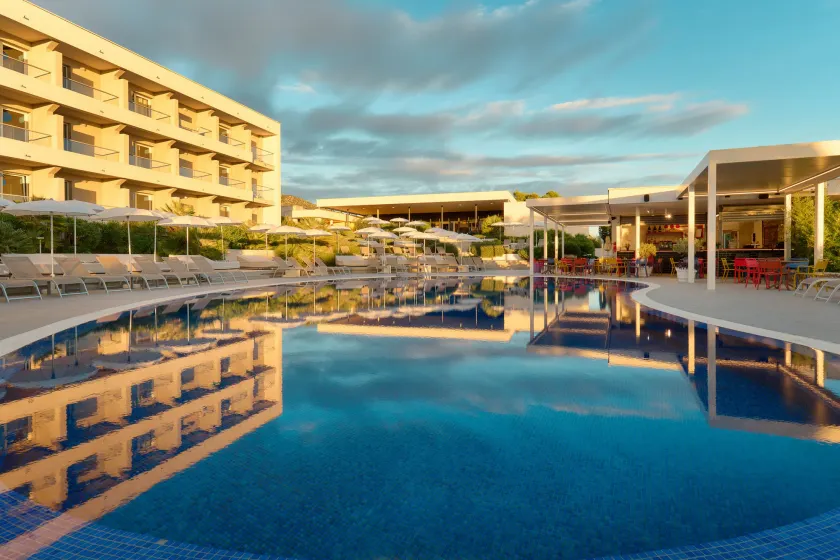 Pharos Hvar Bayhill Hotel - Image 1