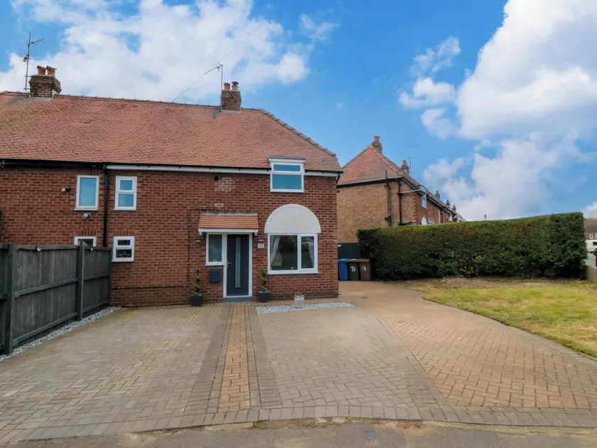 Corner Cottage - Image 1