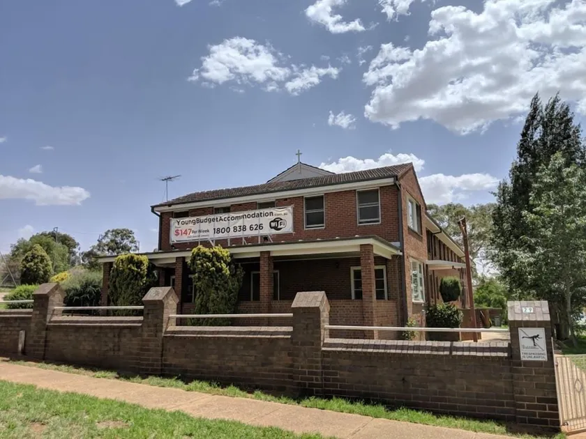 Young Budget Accommodation - Hostel - Image 1