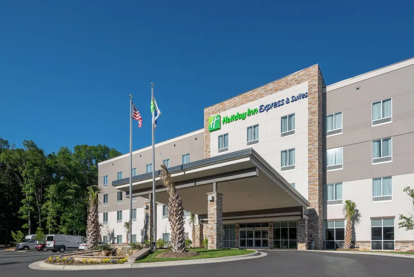 Holiday Inn Express & Suites - Charlotte Airport by IHG - Image 1