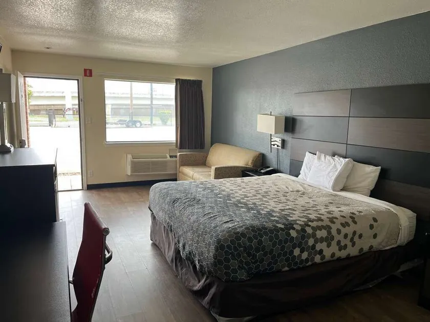FairBridge Inn & Suites near Riverwalk - Alamo - Image 1