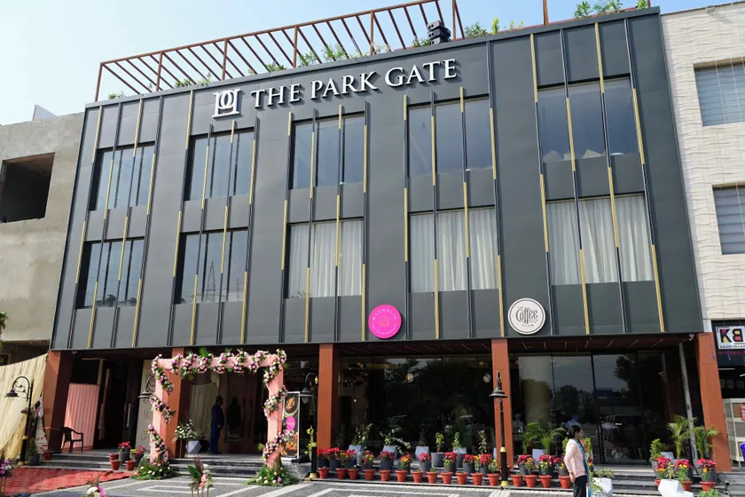 HOTEL THE PARK GATE - Image 1